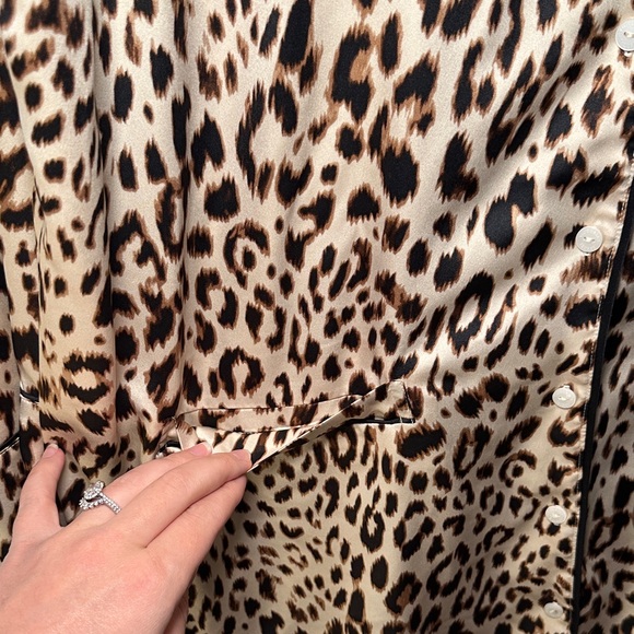 Victoria's Secret Leopard/Cheetah Long Sleeve Night Gown - Picture 4 of 8